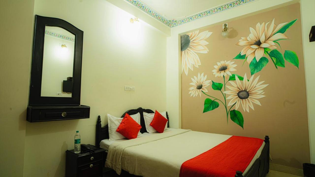 Hotel Lake Paradise Udaipur Exterior photo